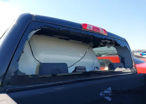 2018 Chevrolet Silverado 1500 1Lt z USA, uszkodzony, nr VIN 3GCPCREC6JG547526